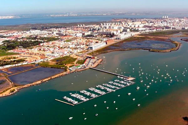 Obras de emergencia en el puerto de Gallineras